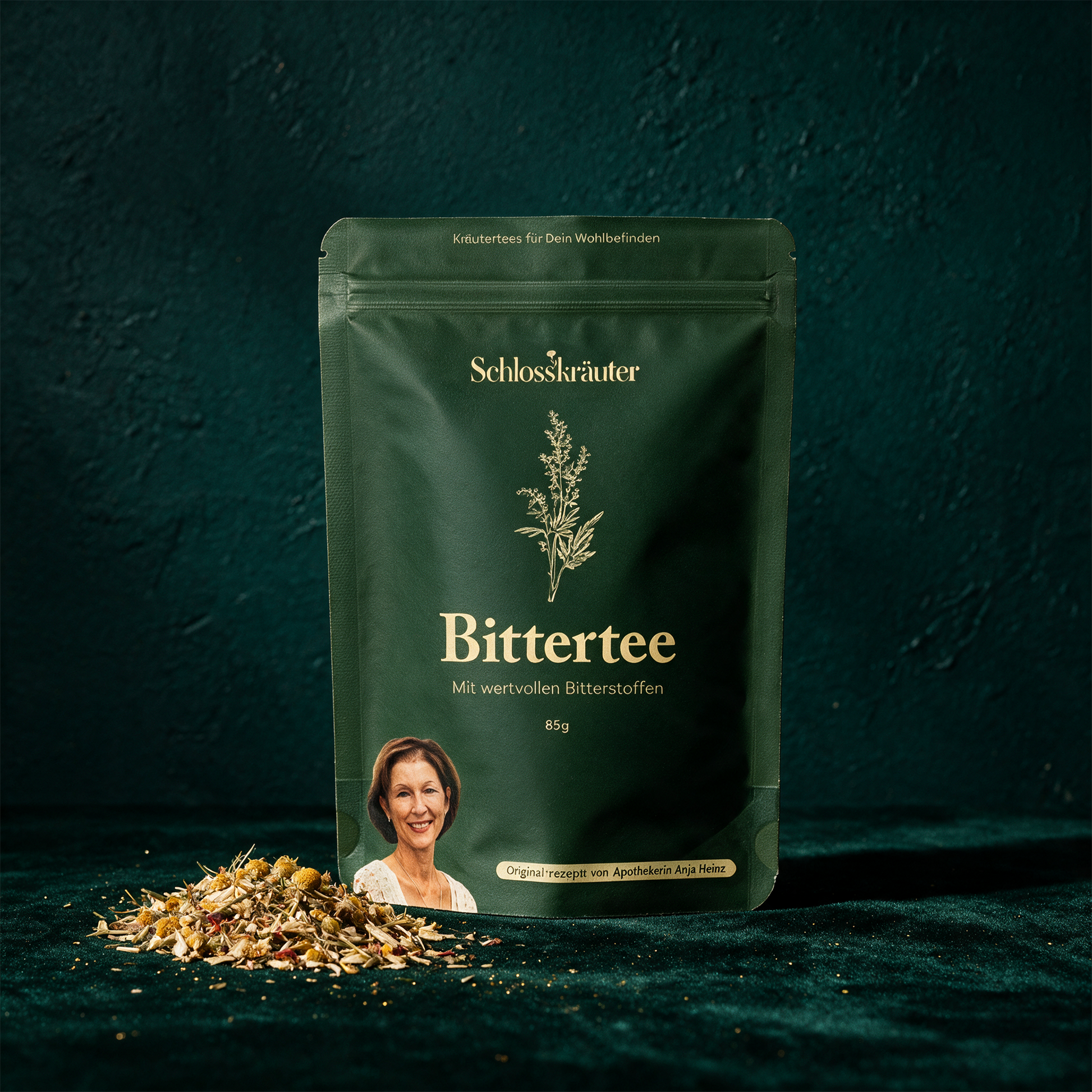 Bittertee – Produktansicht vor tiefem Smaragdgrün