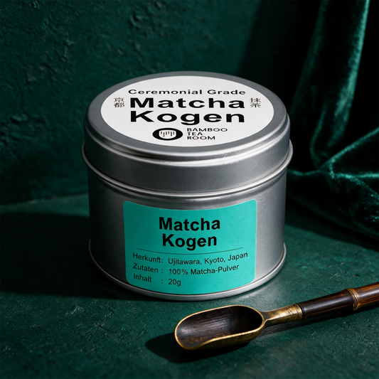 Matcha Kogen | Milder First-Flush-Matcha aus Ujitawara, Kyoto – Anwendung vor tiefem Smaragdgrün