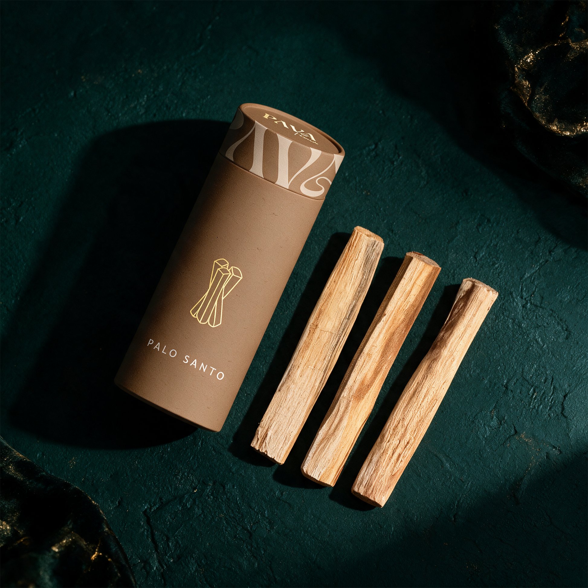 Palo-Santo-3er-Set – Material- und Setansicht vor tiefem Smaragdgrün