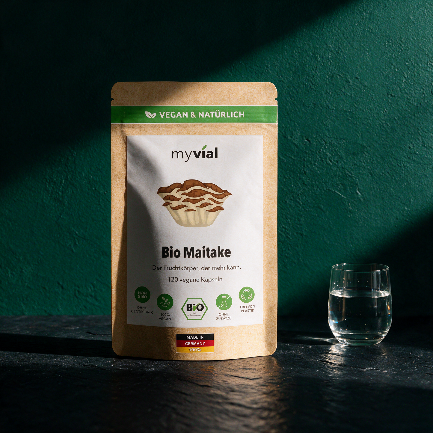 Bio Maitake Kapseln | Vitalpilz Klapperschwamm für bewusste Ernährung – Anwendungsansicht in der smaragdgrünen Temple-of-Desire-Bildwelt