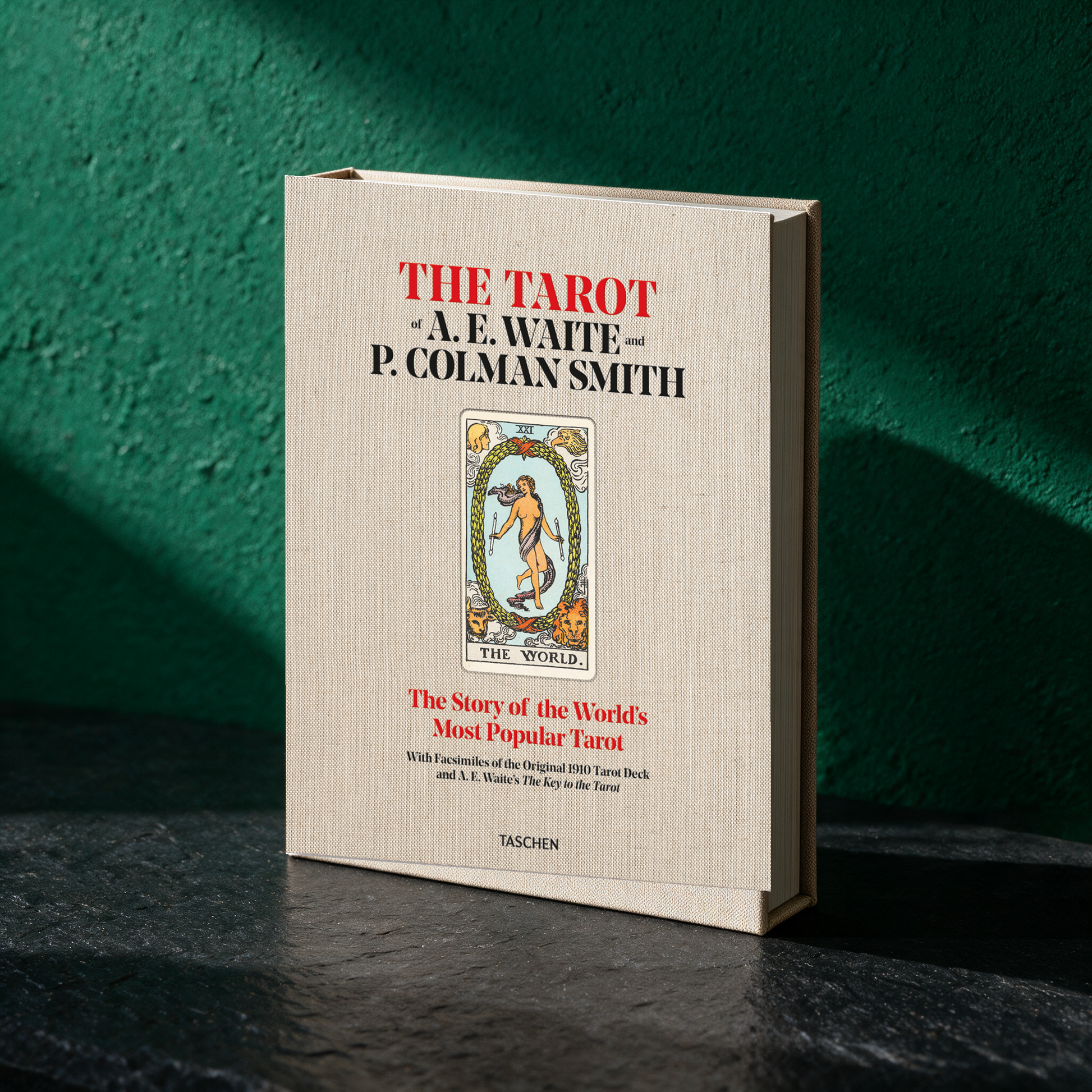 The Tarot of A. E. Waite & P. Colman Smith | Faksimile-Set mit Kartendeck (Englisch) – stimmungsvolle korrigierte Kontextansicht in der smaragdgrünen Temple-of-Desire-Bildwelt