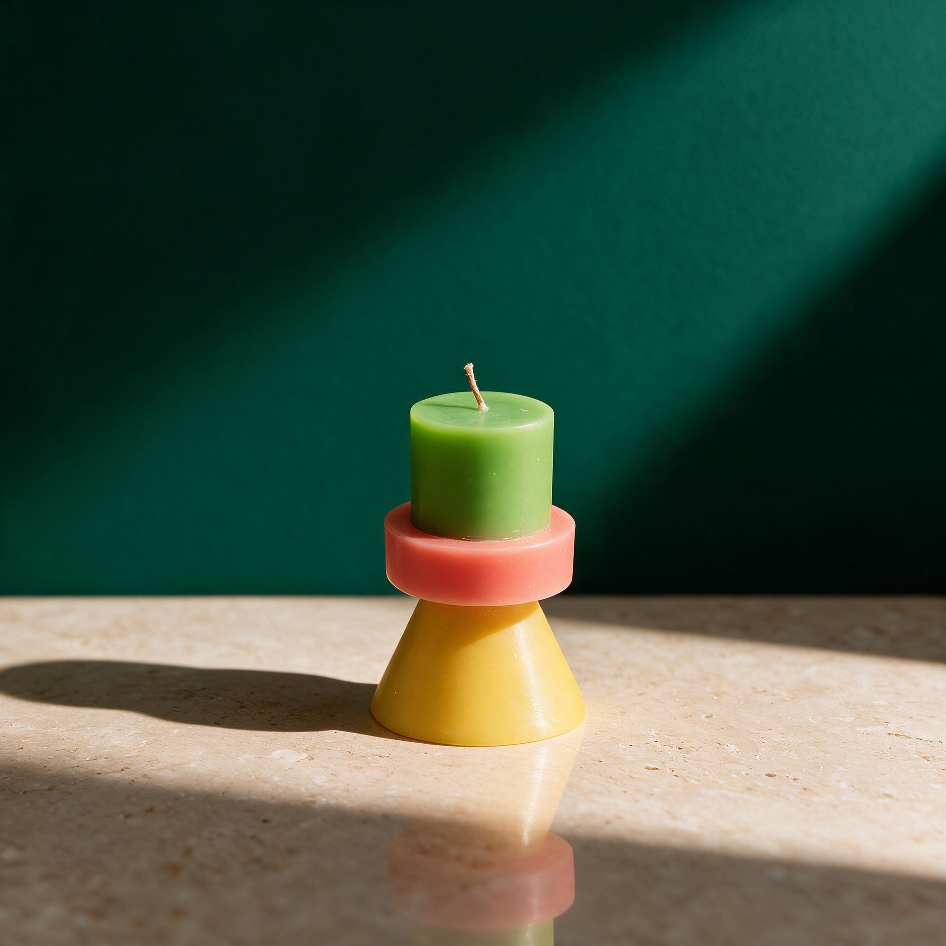 Stack Candle Mini Limette, Koralle & Gelb | Fair-Trade-Stapelkerze aus Stearin – front in der Temple-of-Desire-Bildwelt