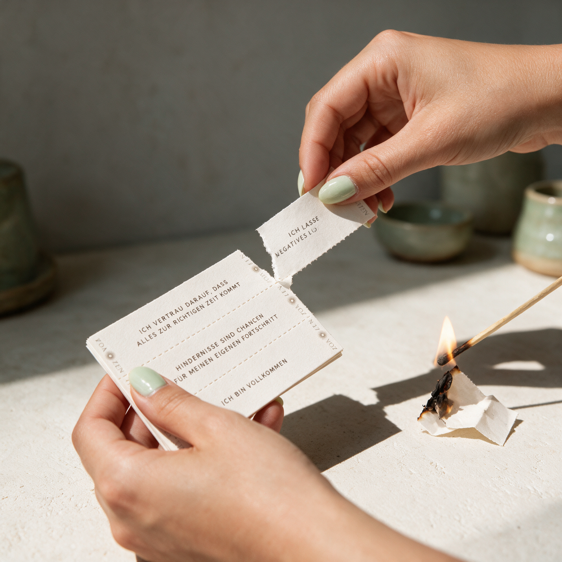 Press Pause Räucherpapier | Warmer Vanilleduft mit Jasmin – step tear in der Temple-of-Desire-Bildwelt