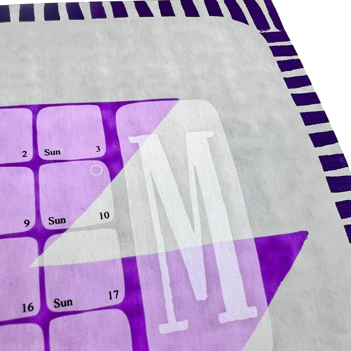 Wandkalender Yamka violett von Kilim, zusätzliche Perspektive